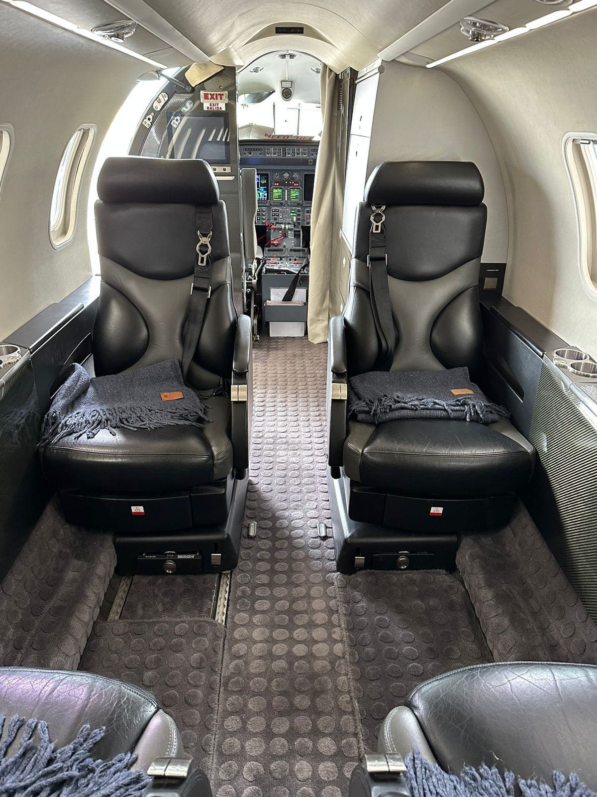 Learjet 40 LV-CJY · 4