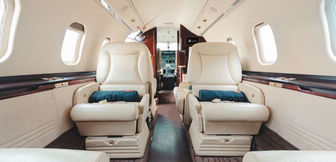 Learjet 60 LV-GCK · 3