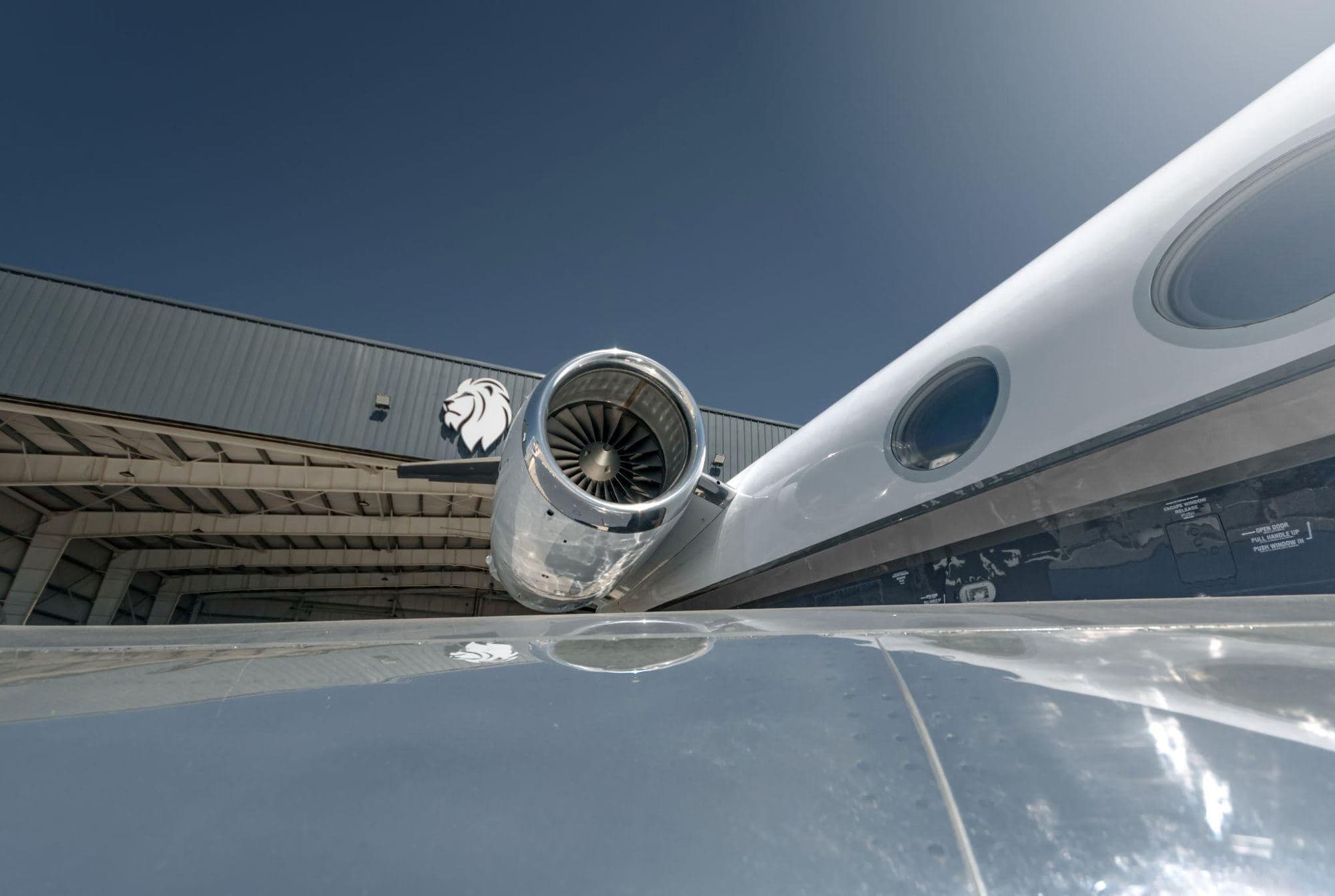 Gulfstream G400 LV-SYG · 8