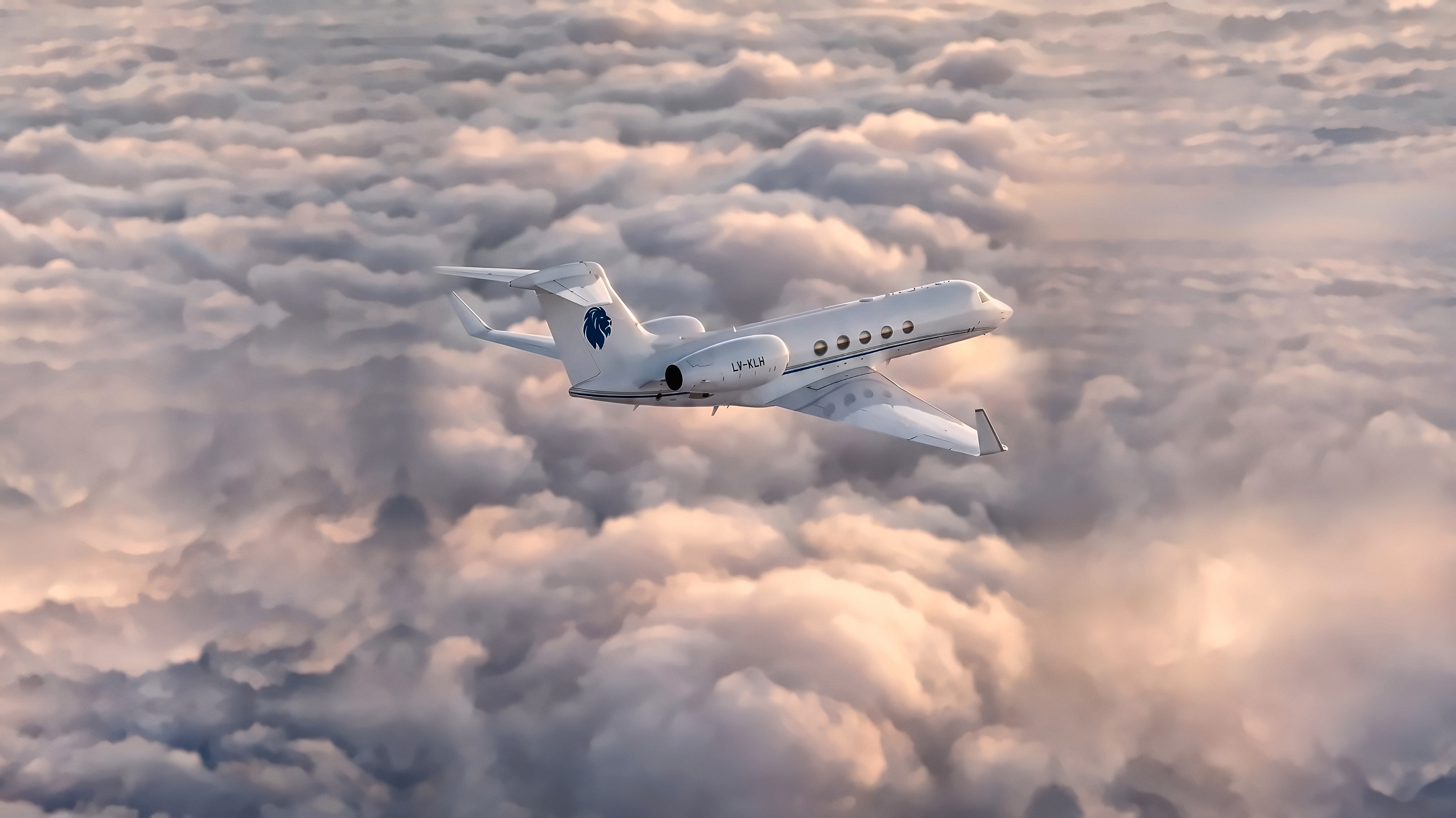 Gulfstream GV LV-KLH sobre las nubes al atardecer